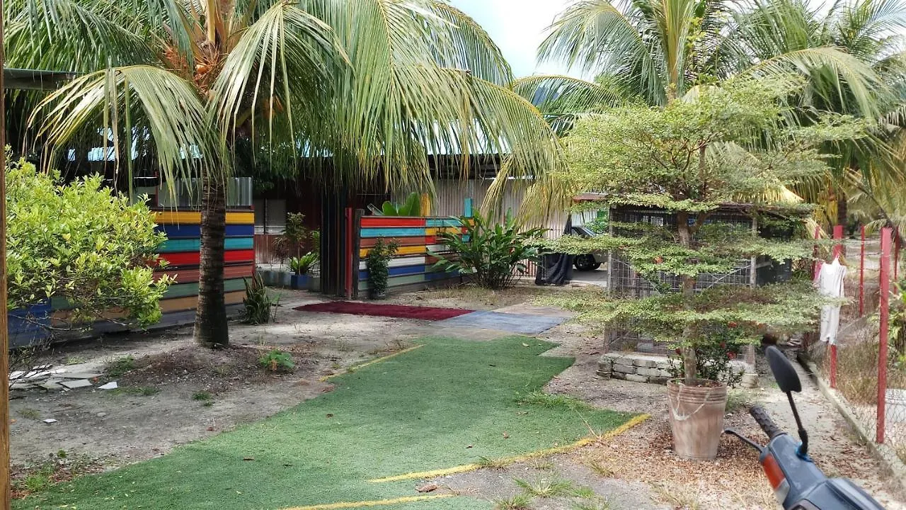 Tony'S Guesthouse At Teluk Bahang Batu Ferringhi