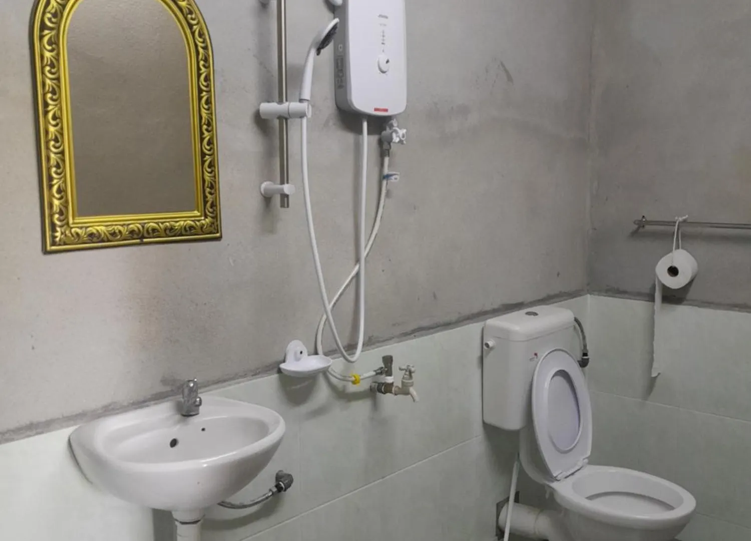 Tony'S Guesthouse At Teluk Bahang Batu Ferringhi 0*,  Malaysia